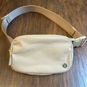 Lululemon belt bag